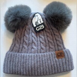 NWT CPB women’s double Pom-Pom fleece lined cable knit beanie hat, Gray
